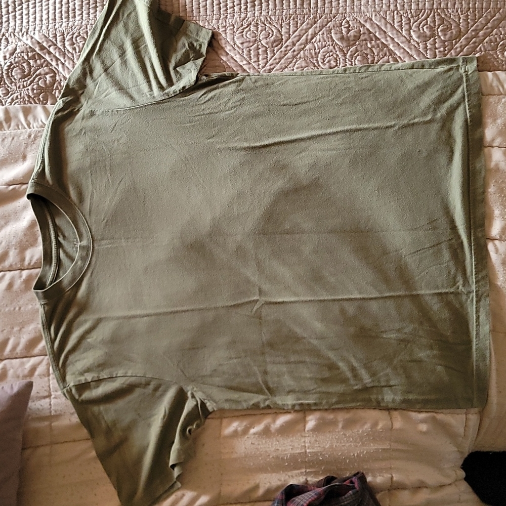 Plain t-shirt